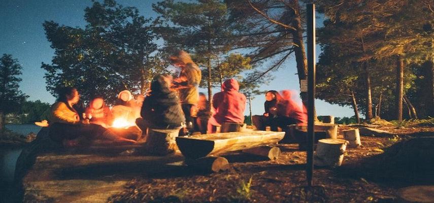 How to Stay Warm Camping in a Tent - 15 Tips for Staying Cozy - Benebomo